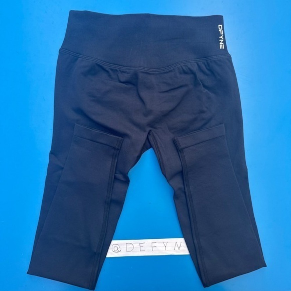DFyne Leggings✨ Color-Black Size-Small⭐️ - Picture 3 of 5